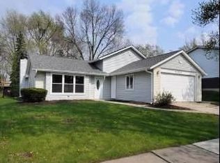 22937 Valley Dr, Richton Park, IL 60471