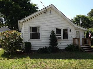94 Fuller St, Warwick, RI 02889