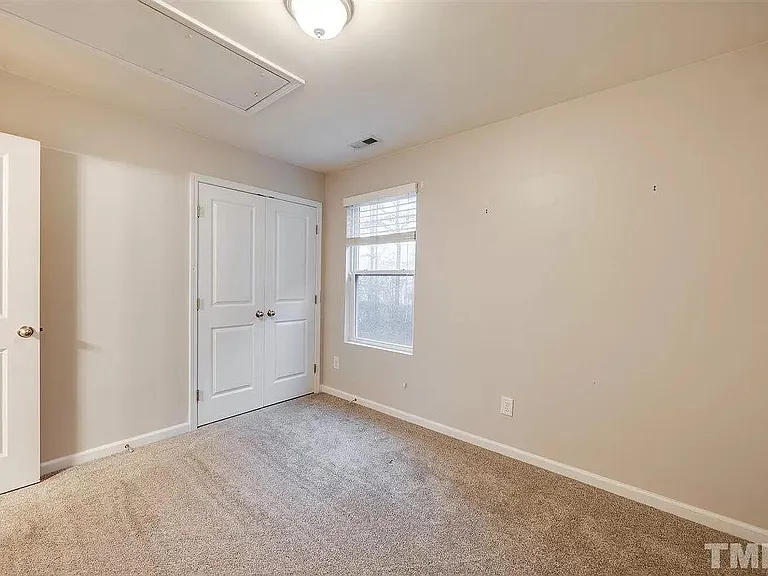 125 Golden Meadow Ct — Photo 13