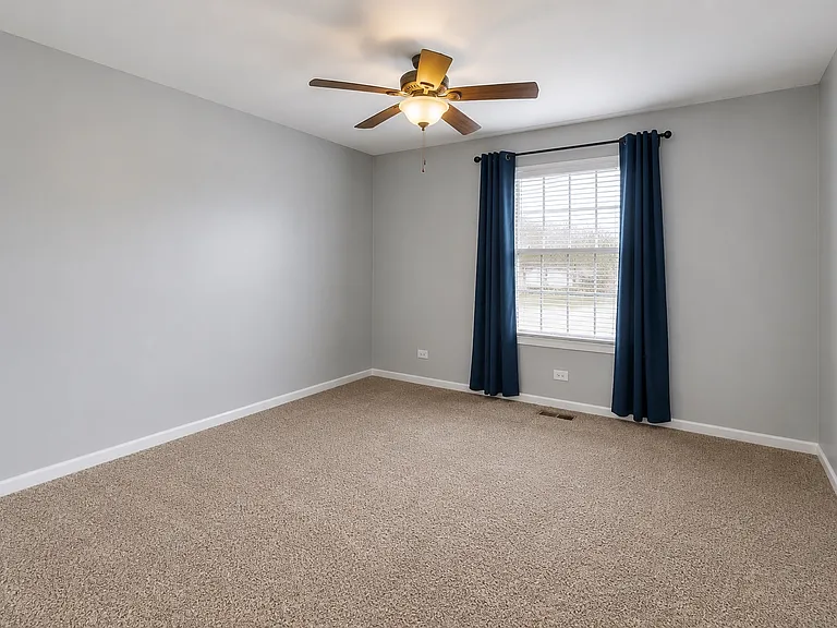 705 Pinehurst Ln — Photo 9