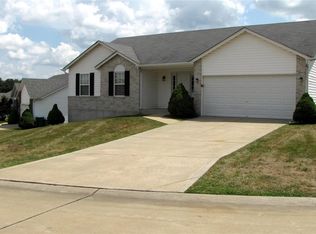 1252 N Brampton Dr, Saint Charles, MO