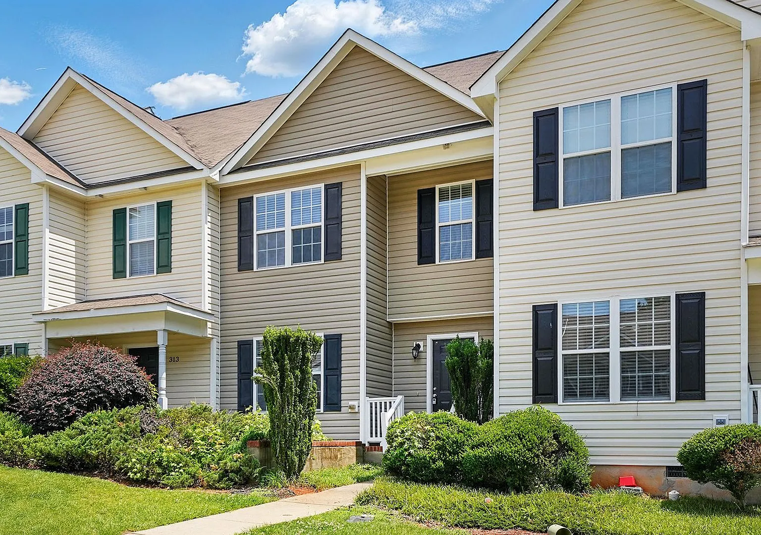 Beautifully Updated Townhome in Clayton Available Now! — Photo 3