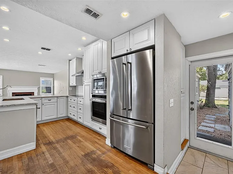 800 W Smith St — Photo 18