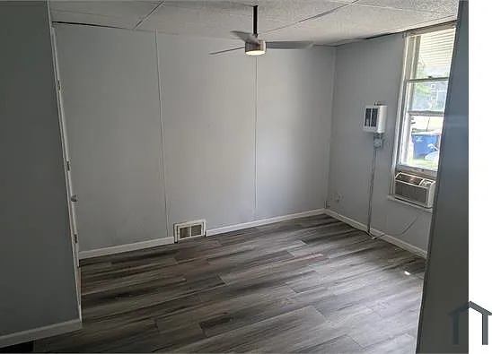 1 bed, 325 sqft, $850 — Photo 3