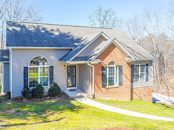 3rd image of 5927 Crestview Dr