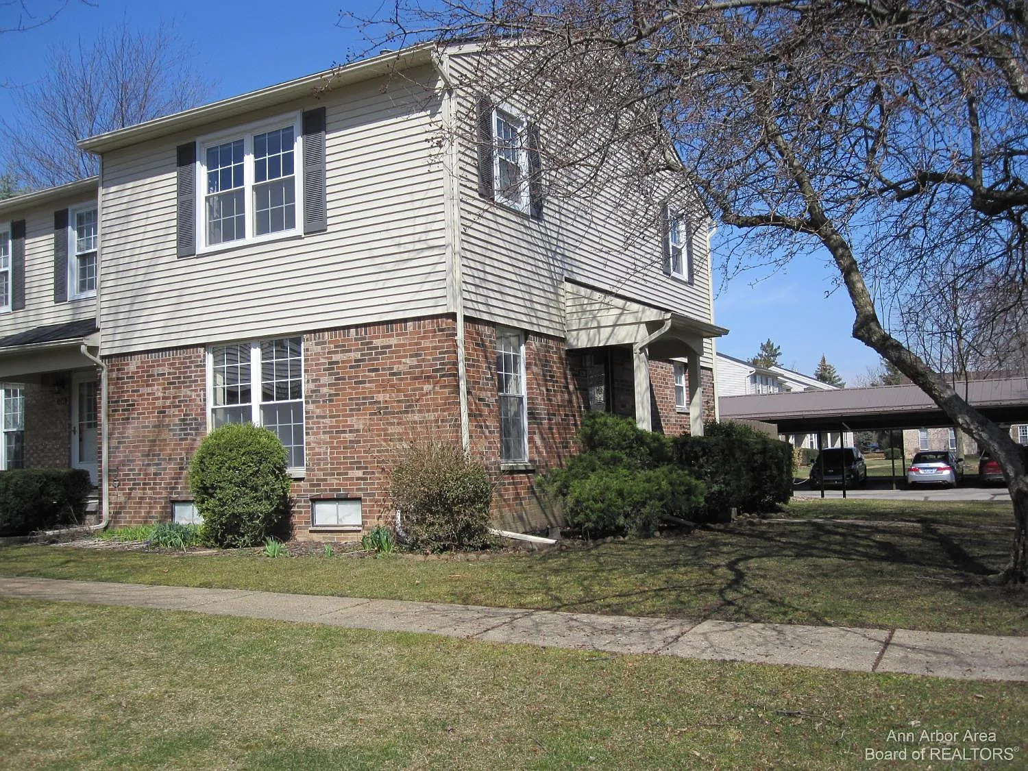 3 bed, 2.5 bath, 1280 sqft, $2,100 — Photo 1