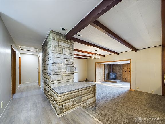 4th image of 135 Virginia Ave