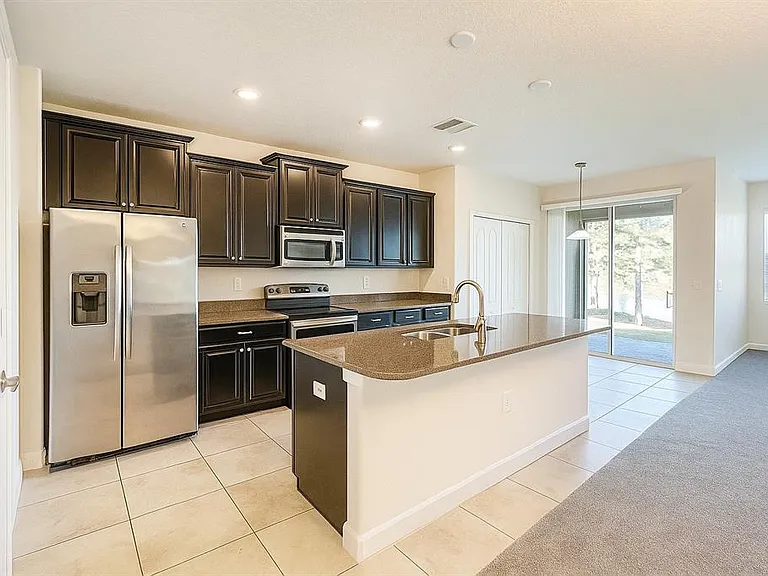 2037 Lake Side Ave — Photo 8