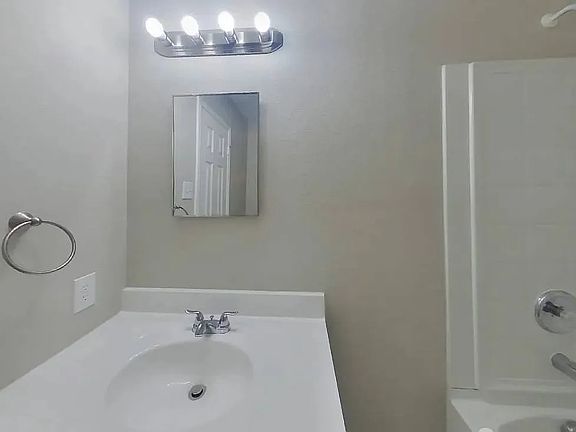 3rd image of 1407 Barnwood Ln #5