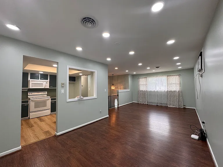 443 Bath Ave — Photo 12