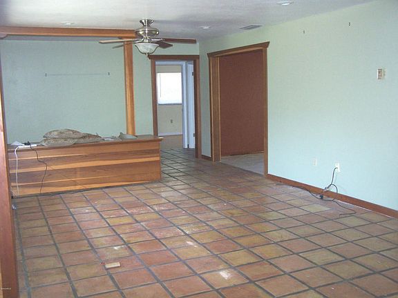 4th image of 150 Flores St