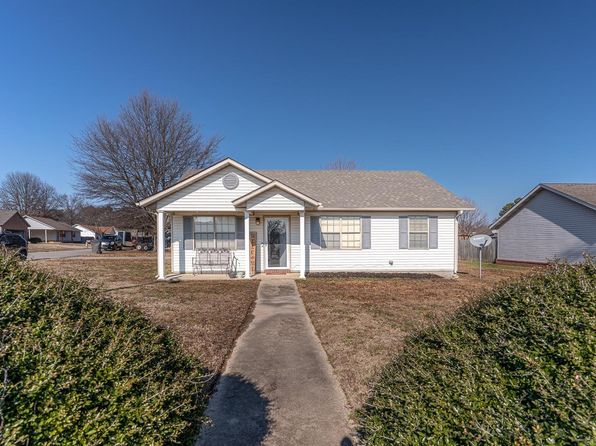 907 Redwood Dr, Paragould, AR 72450