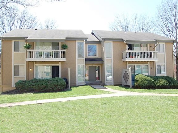 Waterford Manors Exterior