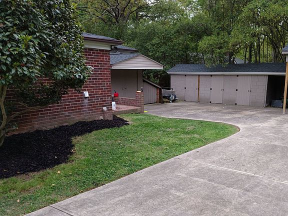 4th image of 5221 Pine Dr