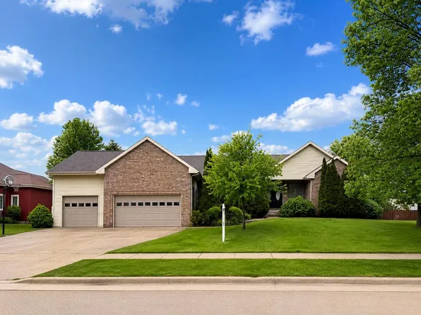 2026 Stonehaven Dr, Sun Prairie, WI 53590