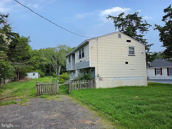 3rd image of 50 Bay Shore Rd