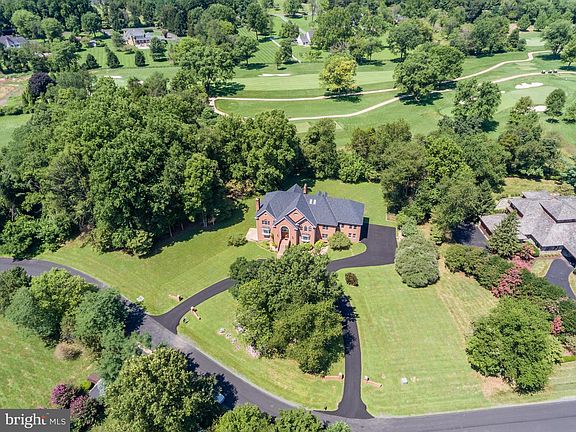 3rd image of 520 River Forest Dr