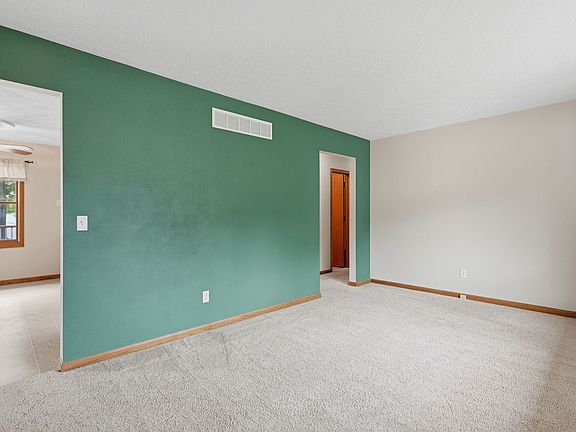 5th image of 609 W Valley Dr