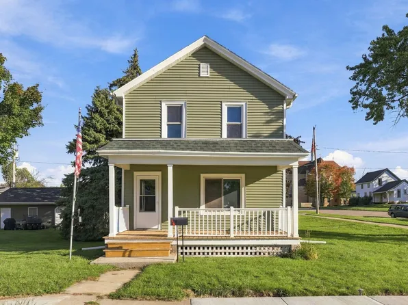 202 W 9th St, Kaukauna, WI 54130