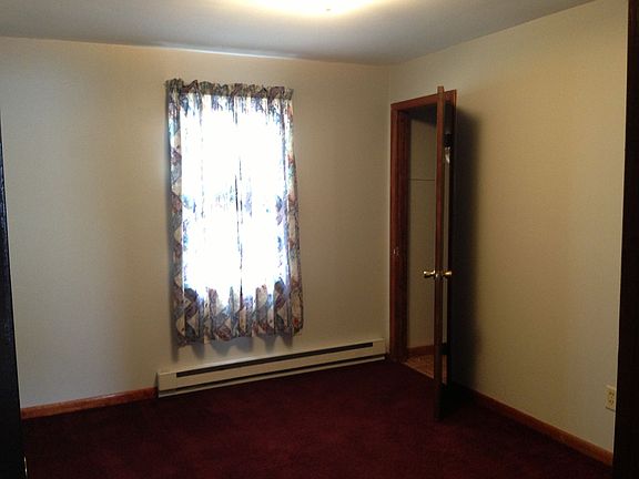 4th image of 204 Moen Ave