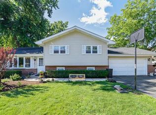 205 W 41st St, Westmont, IL