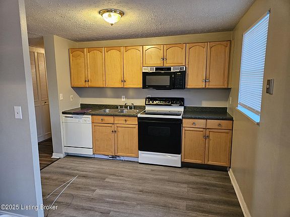 4th image of 4107 Northumberland Dr