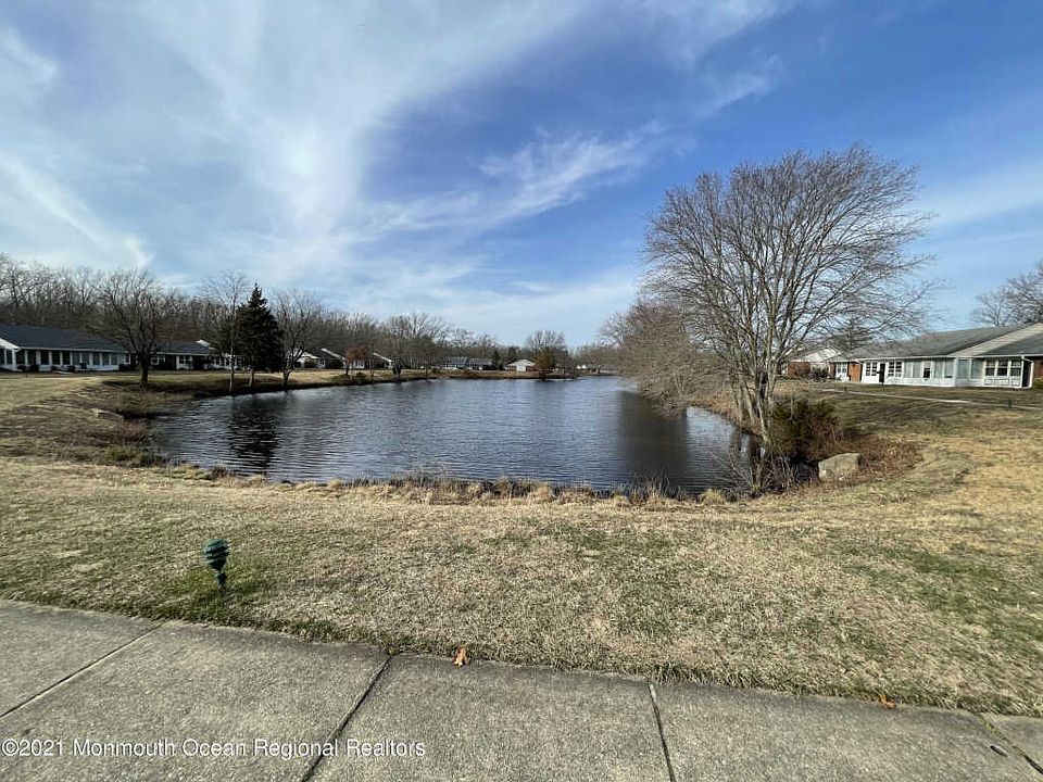 1st image of 227B Buckingham Ct #1002