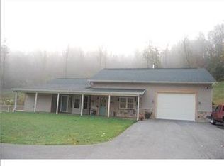 376 Salem Dr, New Alexandria, PA 15670