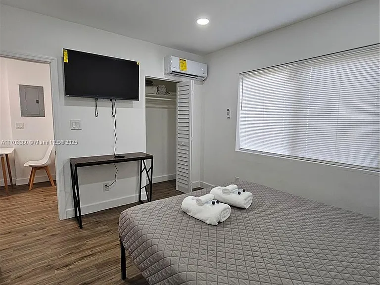1946 Pierce St #3 — Photo 32