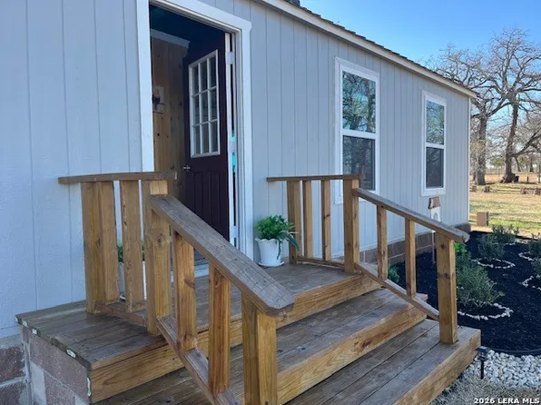 3088 County Road 442, Stockdale, TX 78160