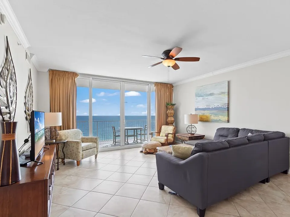 365 E Beach Blvd #ID1380986P