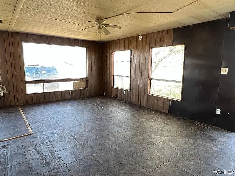 1st image of 3730 E Thompson Ave