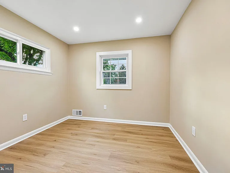 7200 Vellex Ln — Photo 30