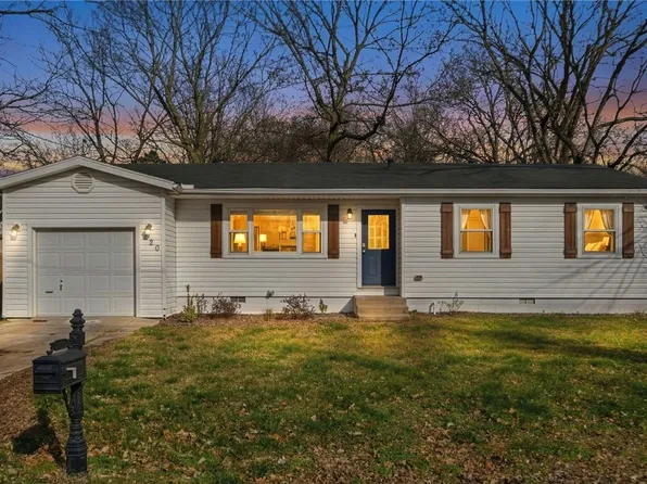 220 W Parks St, Prairie Grove, AR 72753