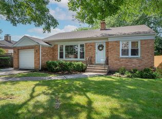 334 Spruce St, Glenview, IL 60025
