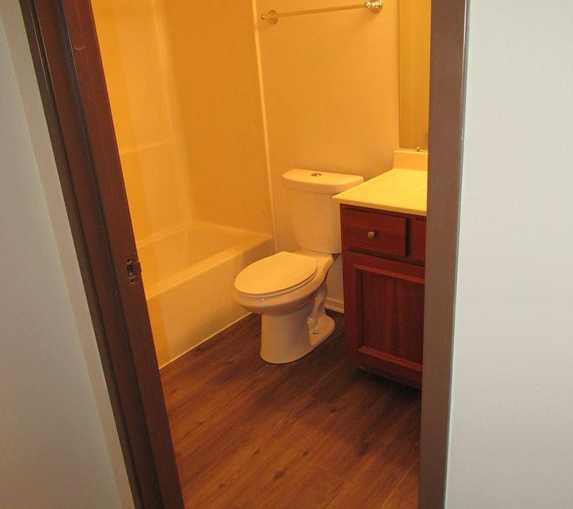 1st image of 4042 S Pine Ave #13780238