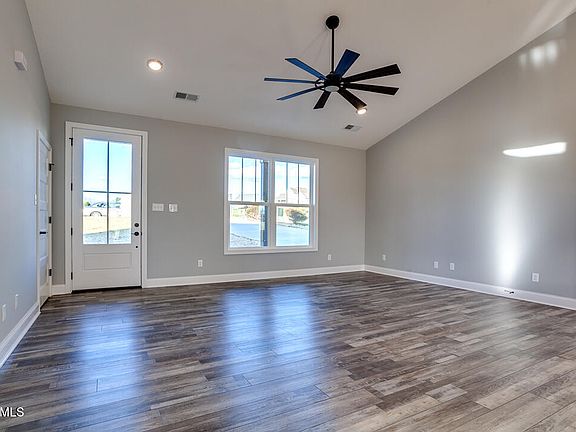 4th image of 654 Running Brook Dr