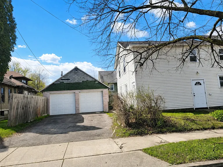 72 Conklin Ave #1 — Photo 14
