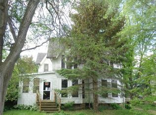 119 Pleasant St, Sharon, WI 53585