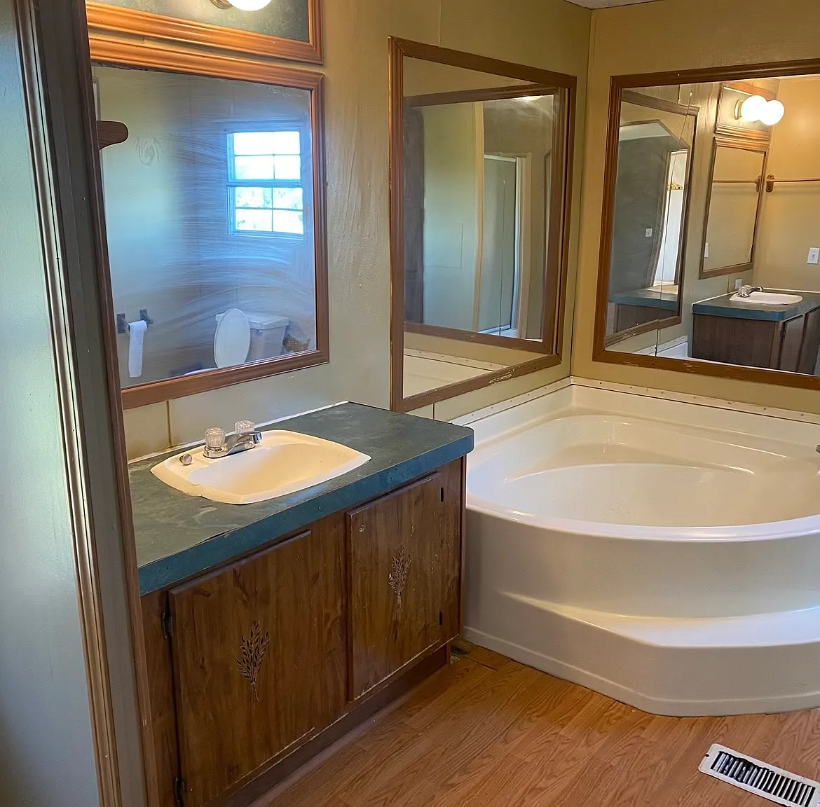 3 bed, 1368 sqft, $825 — Photo 2