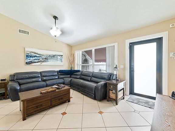 4th image of 11841 NW 33RD Street