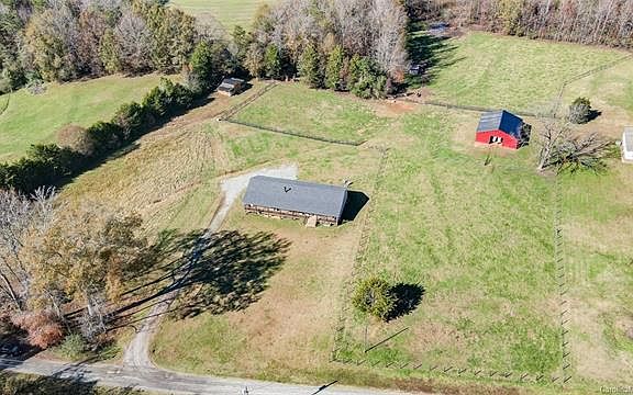 5th image of 506 Woodgate Dr