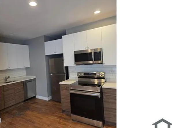 4520 S Drexel Blvd #902, Chicago, IL 60653