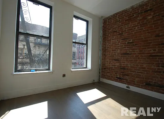 Rented by REAL New York | media 21