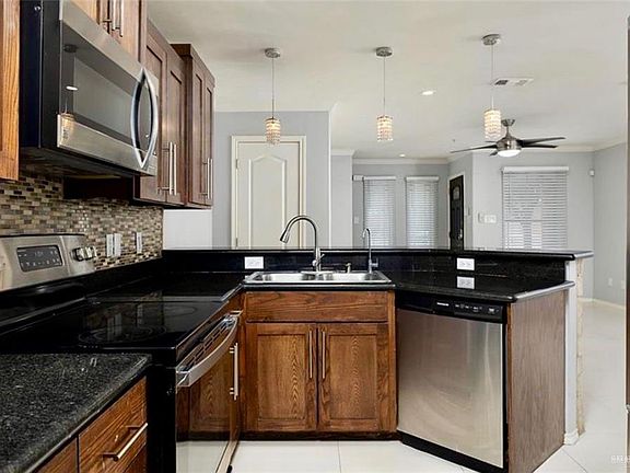 3rd image of 103 S 48th Ln APT 3