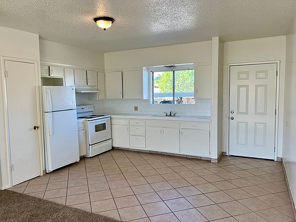 3rd image of 3643-3655 E Lowe Ave #111