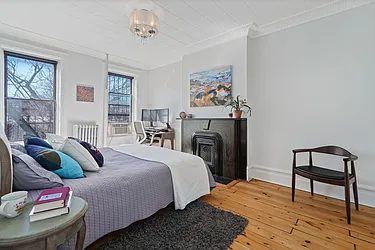 Sold by Avenue Sotheby's International Realty