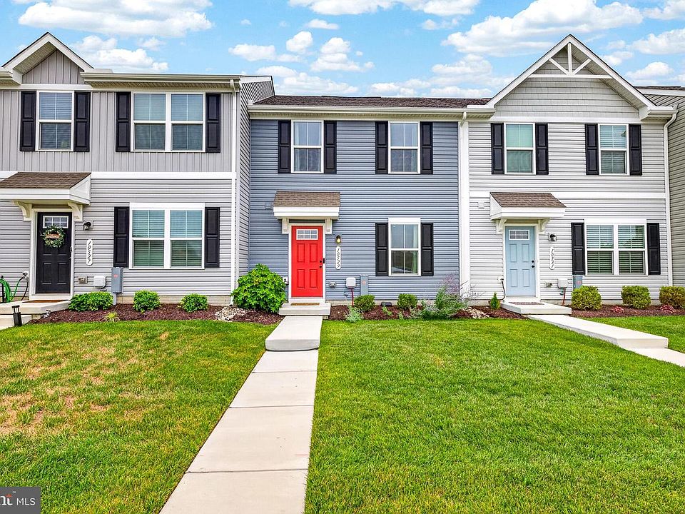 1st image of 10529 Price Dr