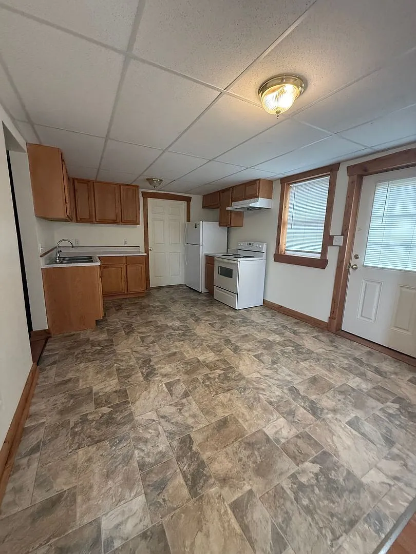 410 N Washington — Photo 3