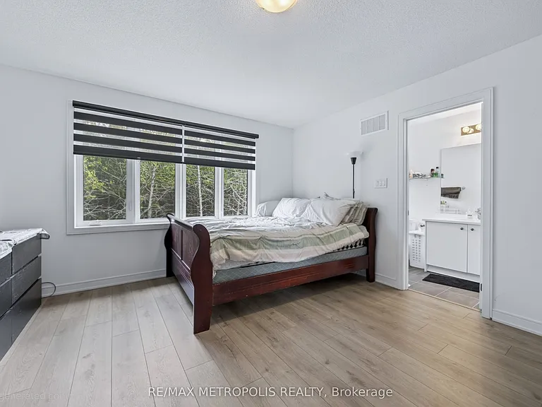 132 Blue Forest Cres — Photo 33